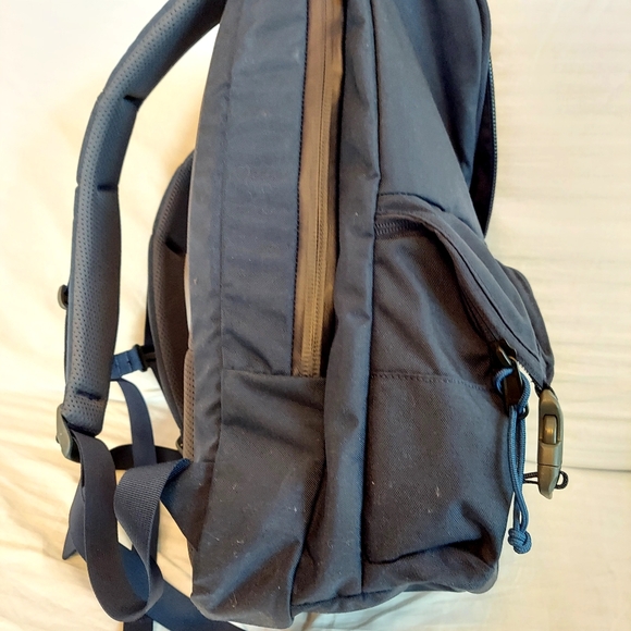 MYSTERY RANCH Black Ruck 24 Backpack - NEW! - Picture 12 of 14